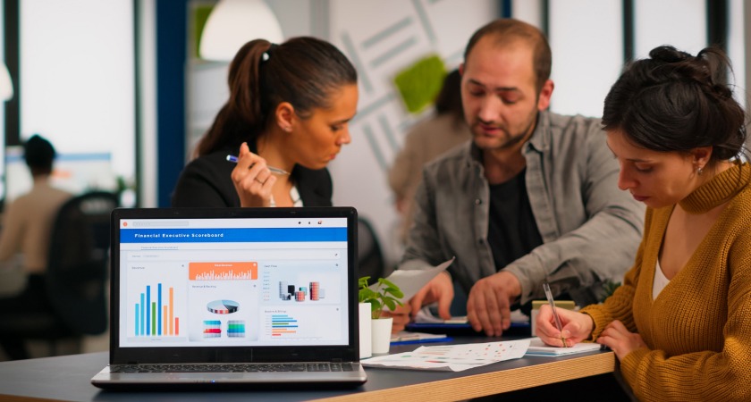 Ocupar los primeros lugares en Google refuerza la confianza de los usuarios en tu marca, consolidándote como referente en tu sector. Además, enlaces externos y menciones positivas elevan tu reputación online y te diferencian de la competencia.
